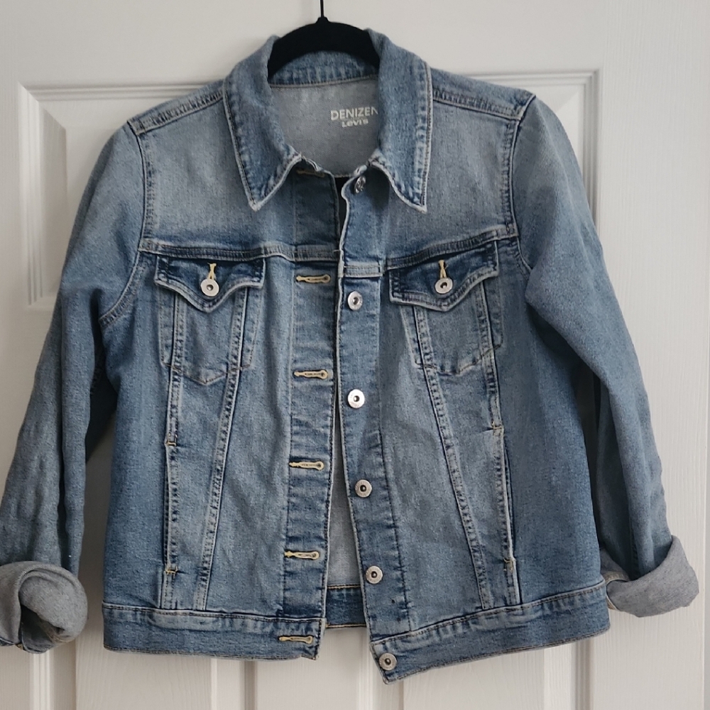 Denizen from Levi's Light Blue Denim